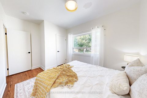 Photo 13 at 146 Pinegrove Avenue, Cliffside, Toronto