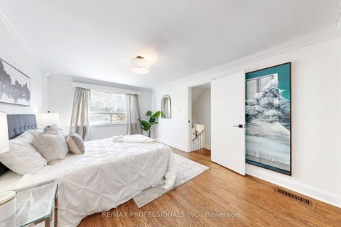 Photo 15 at 146 Pinegrove Avenue, Cliffside, Toronto