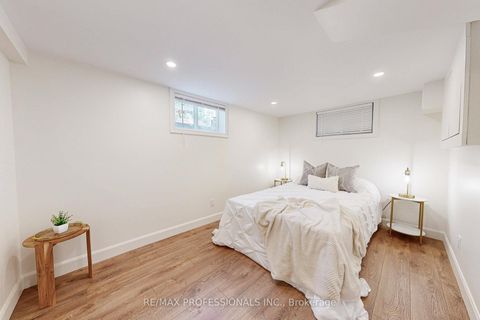 Photo 22 at 146 Pinegrove Avenue, Cliffside, Toronto