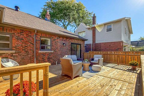 Photo 28 at 146 Pinegrove Avenue, Cliffside, Toronto