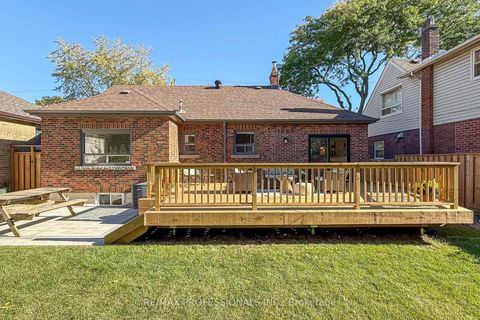 Photo 30 at 146 Pinegrove Avenue, Cliffside, Toronto