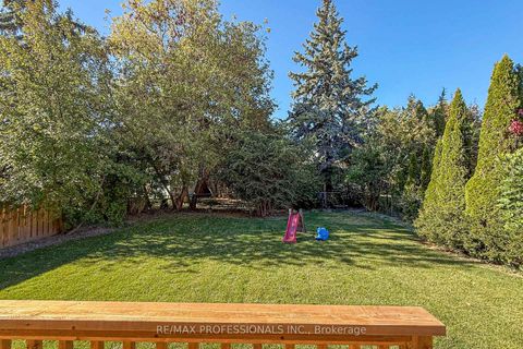 Photo 31 at 146 Pinegrove Avenue, Cliffside, Toronto