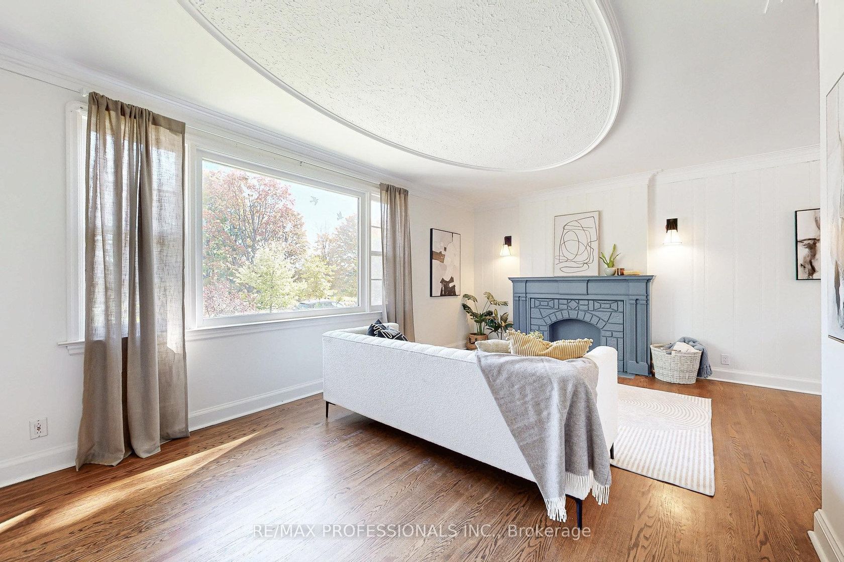 Photo 3 at 146 Pinegrove Avenue, Cliffside, Toronto Photo 3 at 146 Pinegrove Avenue, Cliffside, Toronto