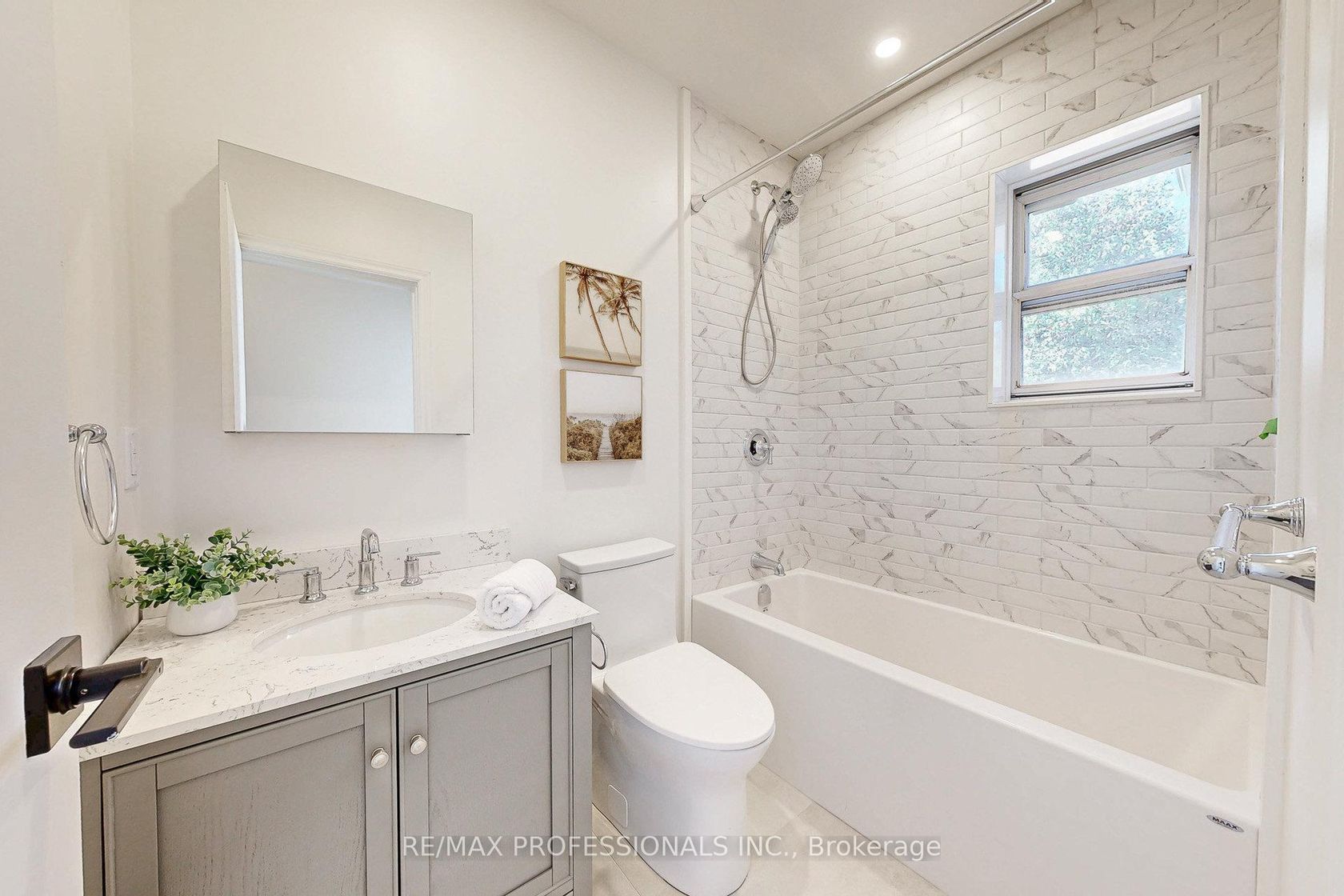 Photo 11 at 146 Pinegrove Avenue, Cliffside, Toronto Photo 11 at 146 Pinegrove Avenue, Cliffside, Toronto