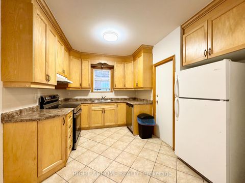 Photo 14 at 1198 Avenue Road, Lawrence Park South, Toronto