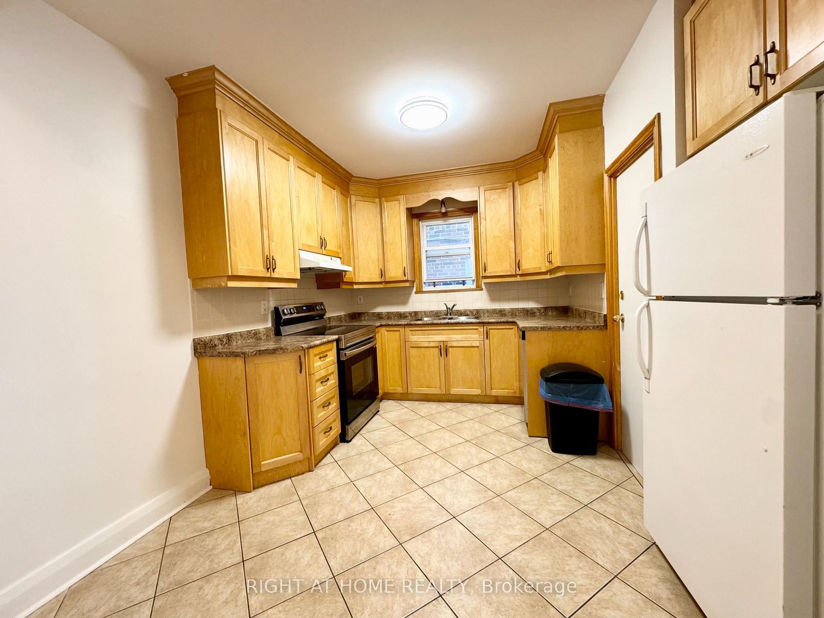 Photo 13 at 1198 Avenue Road, Lawrence Park South, Toronto Photo 13 at 1198 Avenue Road, Lawrence Park South, Toronto