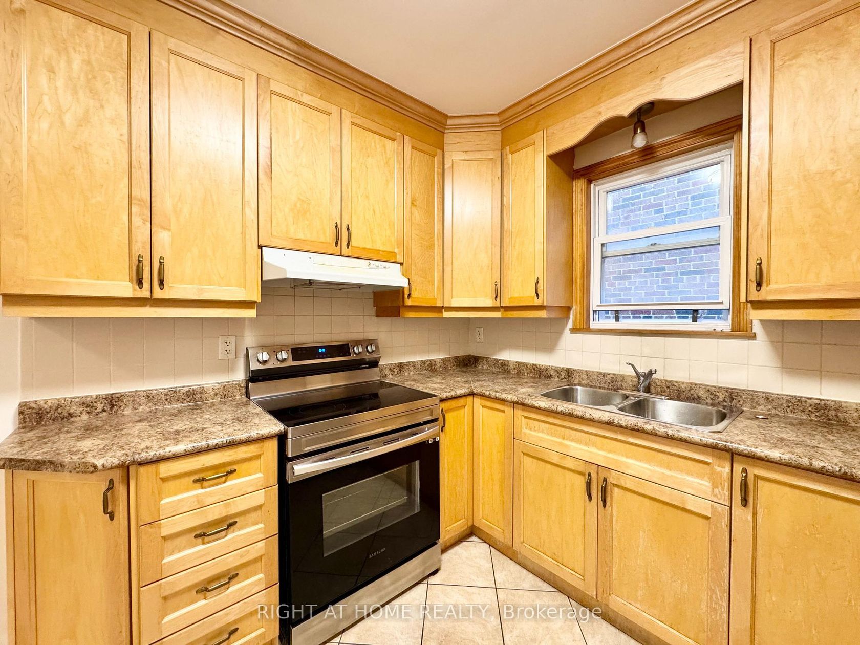 Photo 16 at 1198 Avenue Road, Lawrence Park South, Toronto Photo 16 at 1198 Avenue Road, Lawrence Park South, Toronto