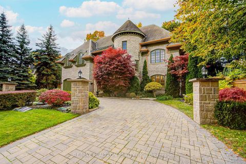 Photo 2 at 7 Legacy Court, Windfields, Toronto