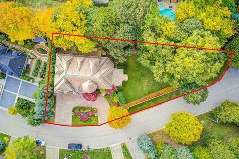 Photo 4 at 7 Legacy Court, Windfields, Toronto