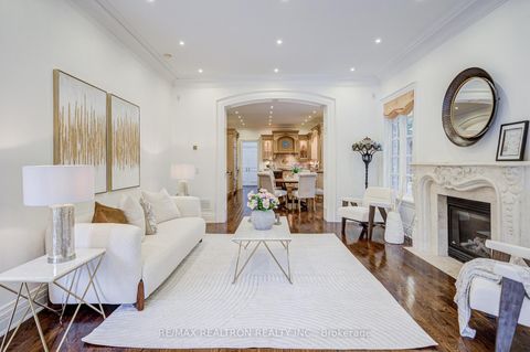 Photo 11 at 7 Legacy Court, Windfields, Toronto