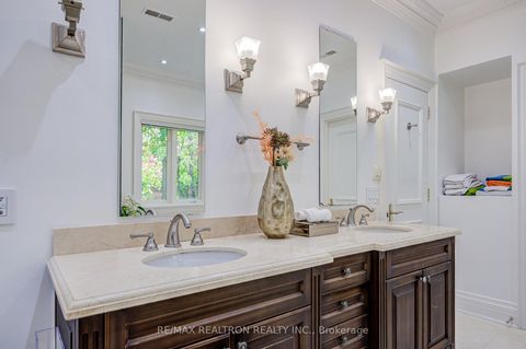 Photo 21 at 7 Legacy Court, Windfields, Toronto