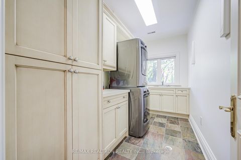 Photo 22 at 7 Legacy Court, Windfields, Toronto