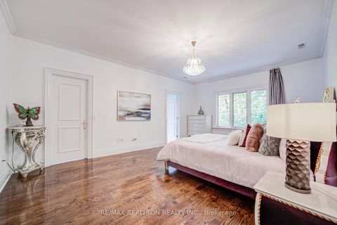 Photo 23 at 7 Legacy Court, Windfields, Toronto