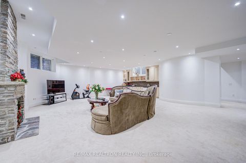 Photo 31 at 7 Legacy Court, Windfields, Toronto