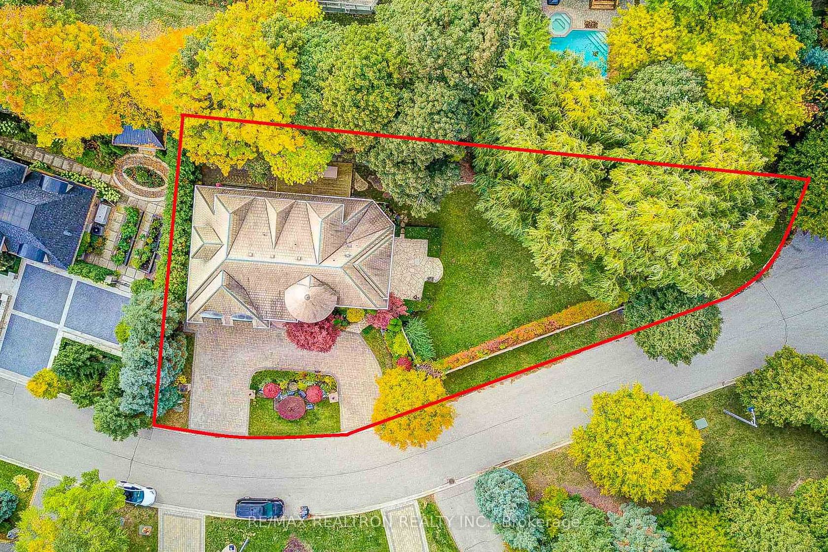 Photo 4 at 7 Legacy Court, Windfields, Toronto Photo 4 at 7 Legacy Court, Windfields, Toronto