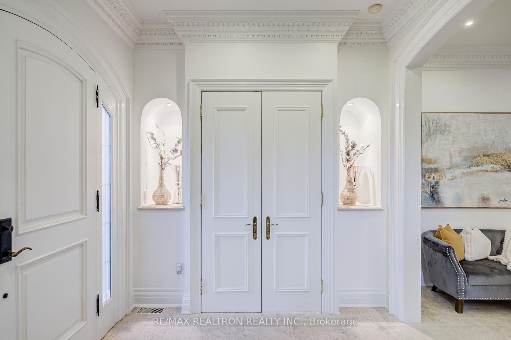 Photo 5 at 7 Legacy Court, Windfields, Toronto Photo 5 at 7 Legacy Court, Windfields, Toronto