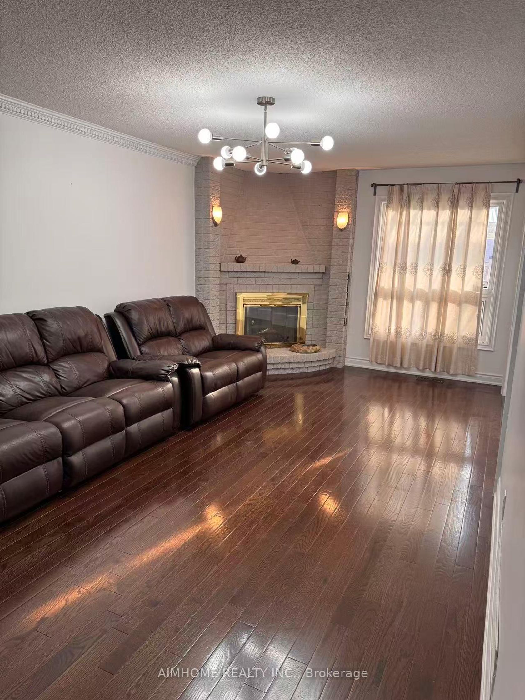 Photo 10 at 213 Hupfield Trail, Malvern, Toronto Photo 10 at 213 Hupfield Trail, Malvern, Toronto