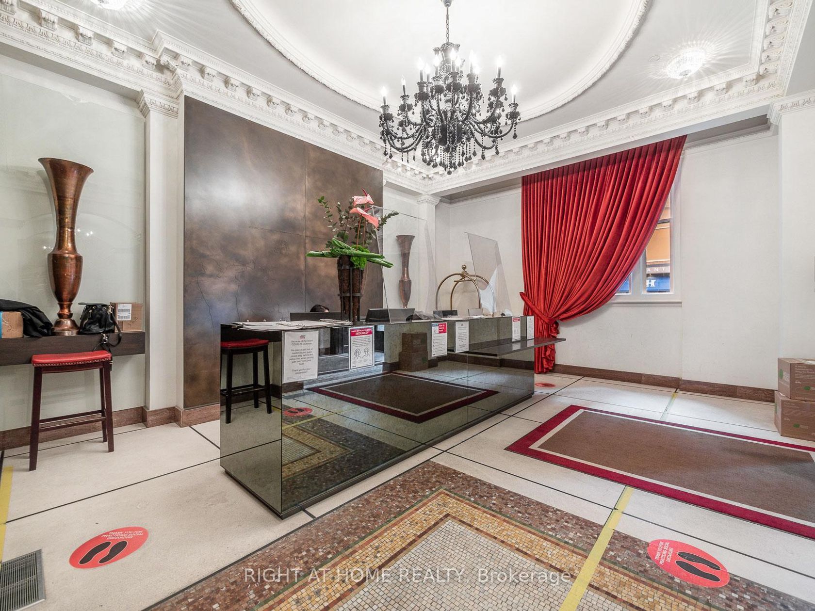 Photo 9 at 5607 - 197 Yonge Street, Yonge Corridor, Toronto Photo 9 at 5607 - 197 Yonge Street, Yonge Corridor, Toronto