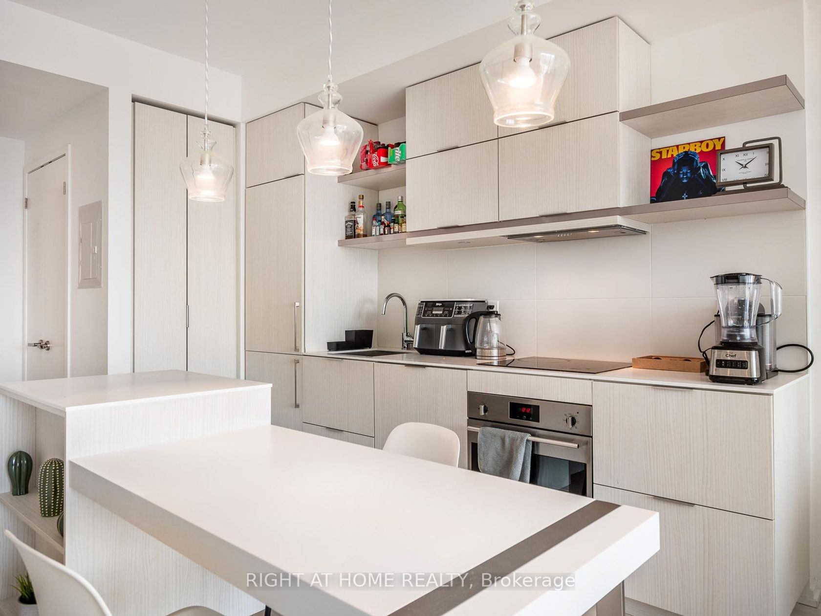 Photo 19 at 5607 - 197 Yonge Street, Yonge Corridor, Toronto Photo 19 at 5607 - 197 Yonge Street, Yonge Corridor, Toronto