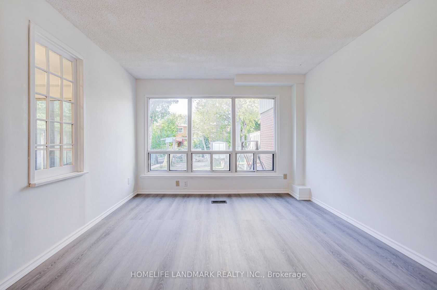 Photo 13 at 3025 Bridletowne Circle, L'Amoreaux, Toronto Photo 13 at 3025 Bridletowne Circle, L'Amoreaux, Toronto