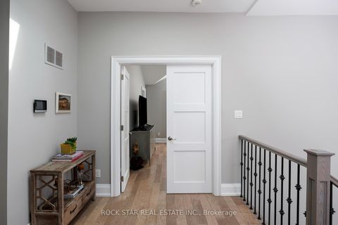 Photo 24 at 443 Seabourne Drive, WO West, Oakville