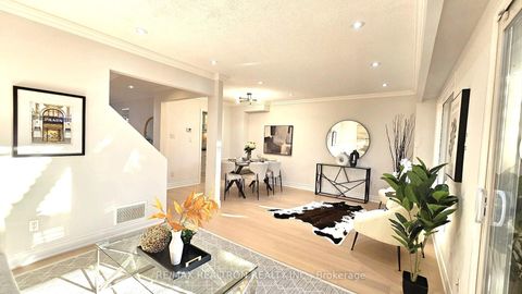 Photo 2 at 19 Pondtail Drive, Milliken, Toronto