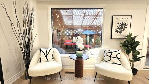 Photo 4 at 19 Pondtail Drive, Milliken, Toronto