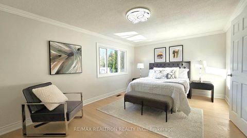 Photo 9 at 19 Pondtail Drive, Milliken, Toronto