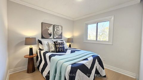 Photo 10 at 19 Pondtail Drive, Milliken, Toronto