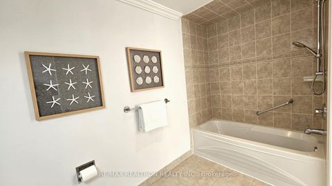 Photo 13 at 19 Pondtail Drive, Milliken, Toronto