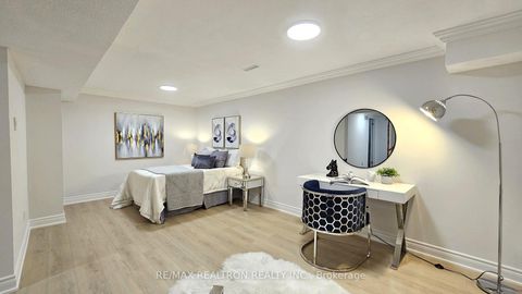 Photo 16 at 19 Pondtail Drive, Milliken, Toronto