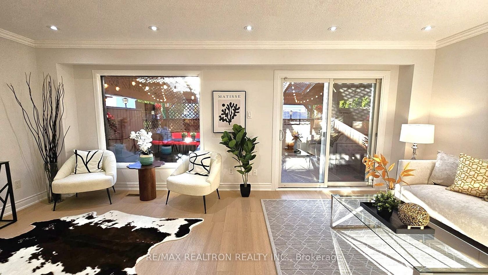 Photo 3 at 19 Pondtail Drive, Milliken, Toronto Photo 3 at 19 Pondtail Drive, Milliken, Toronto