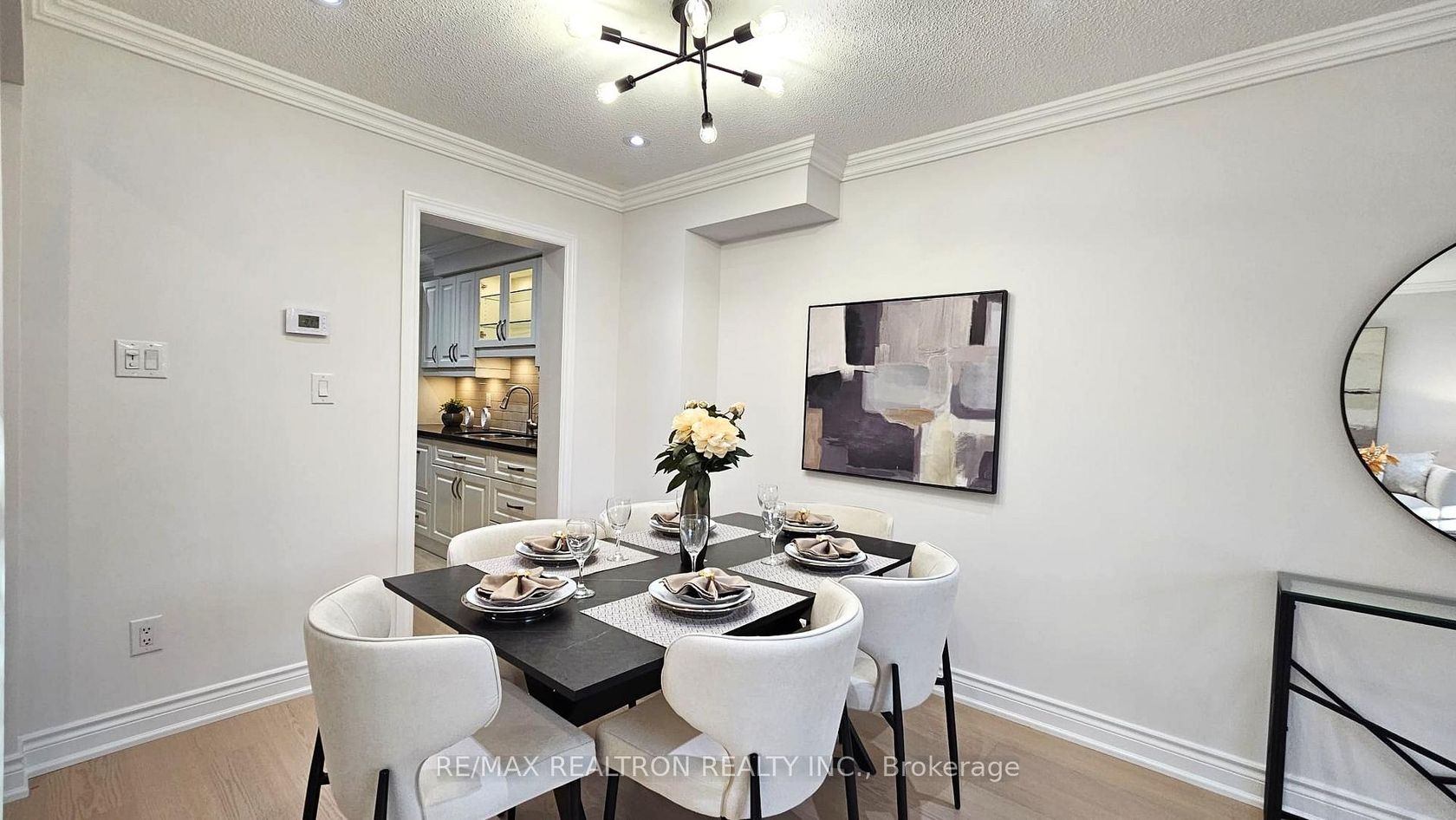 Photo 5 at 19 Pondtail Drive, Milliken, Toronto Photo 5 at 19 Pondtail Drive, Milliken, Toronto