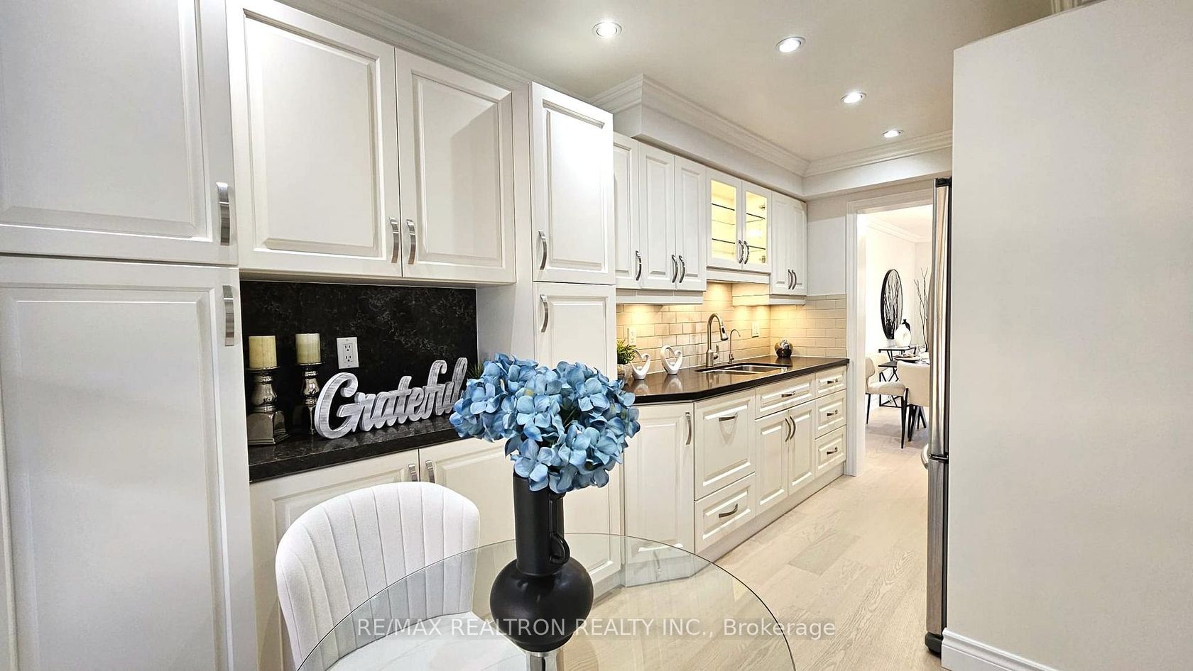 Photo 6 at 19 Pondtail Drive, Milliken, Toronto Photo 6 at 19 Pondtail Drive, Milliken, Toronto