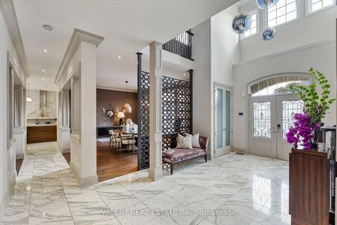 Photo 7 at 211 Grand Vellore Crescent, Vellore Village, Vaughan