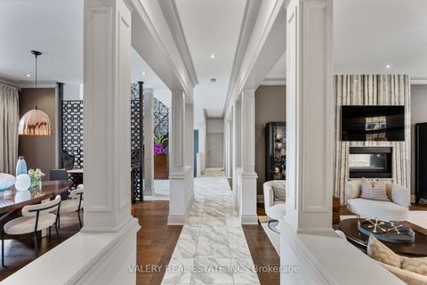 Photo 12 at 211 Grand Vellore Crescent, Vellore Village, Vaughan