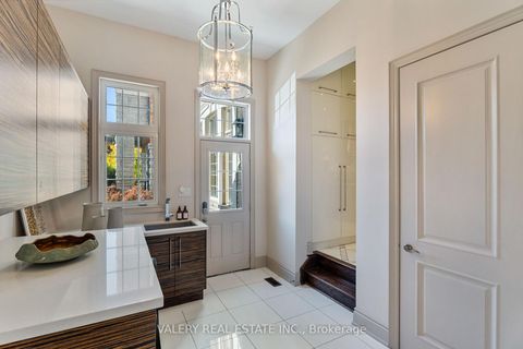 Photo 23 at 211 Grand Vellore Crescent, Vellore Village, Vaughan