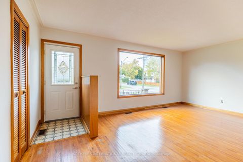 Photo 2 at 123 Redwater Drive, Kipling, Toronto