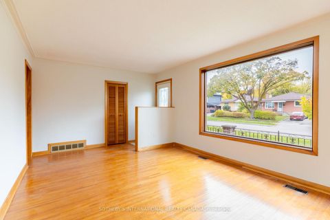 Photo 4 at 123 Redwater Drive, Kipling, Toronto