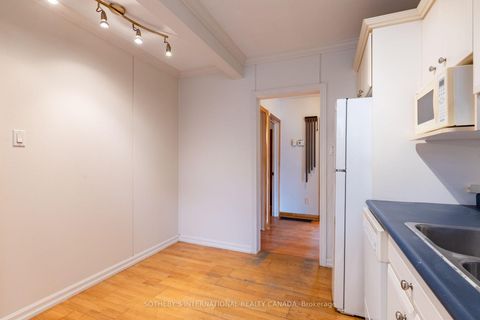 Photo 19 at 123 Redwater Drive, Kipling, Toronto