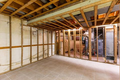 Photo 28 at 123 Redwater Drive, Kipling, Toronto