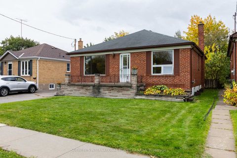 Photo 31 at 123 Redwater Drive, Kipling, Toronto