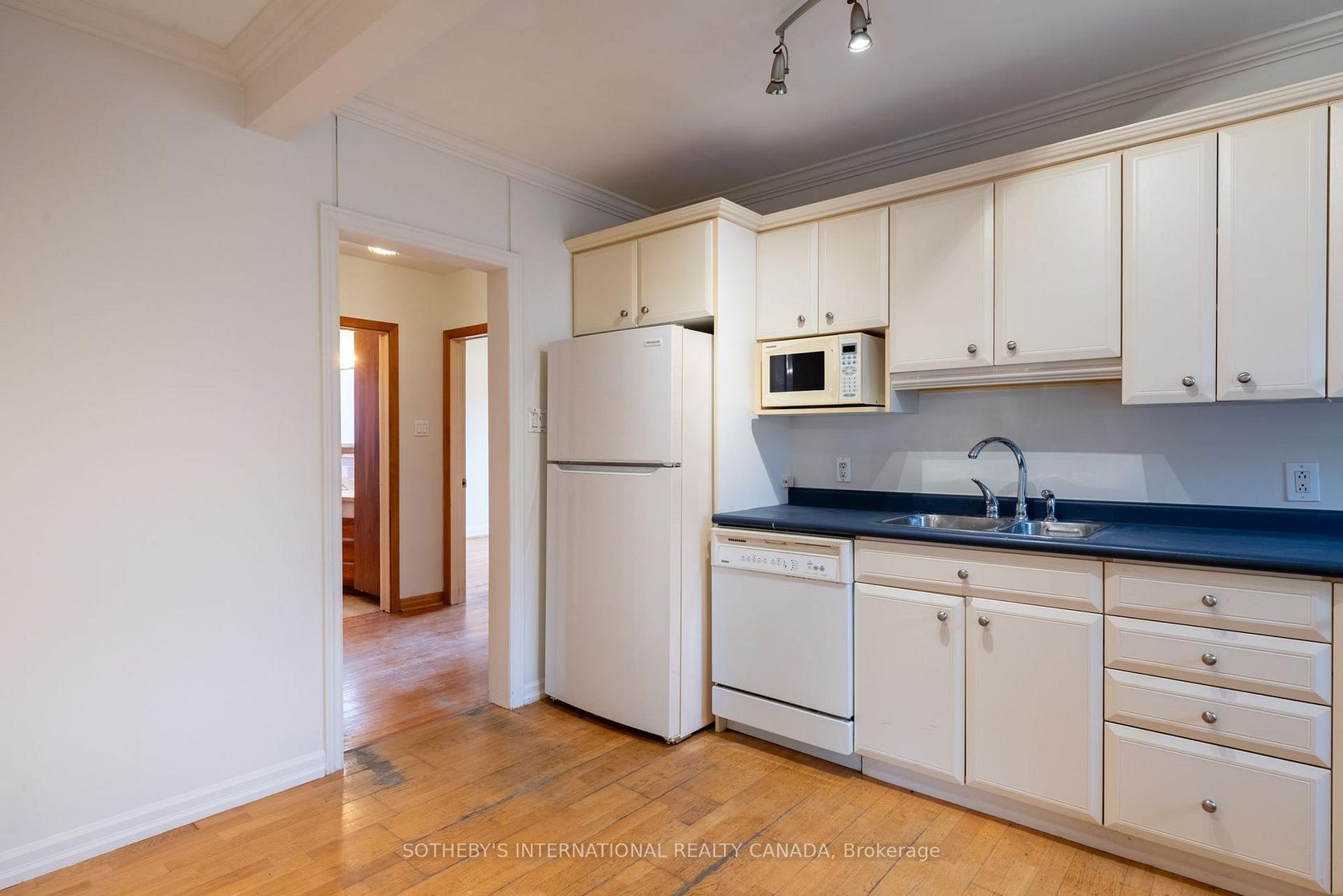 Photo 17 at 123 Redwater Drive, Kipling, Toronto Photo 17 at 123 Redwater Drive, Kipling, Toronto