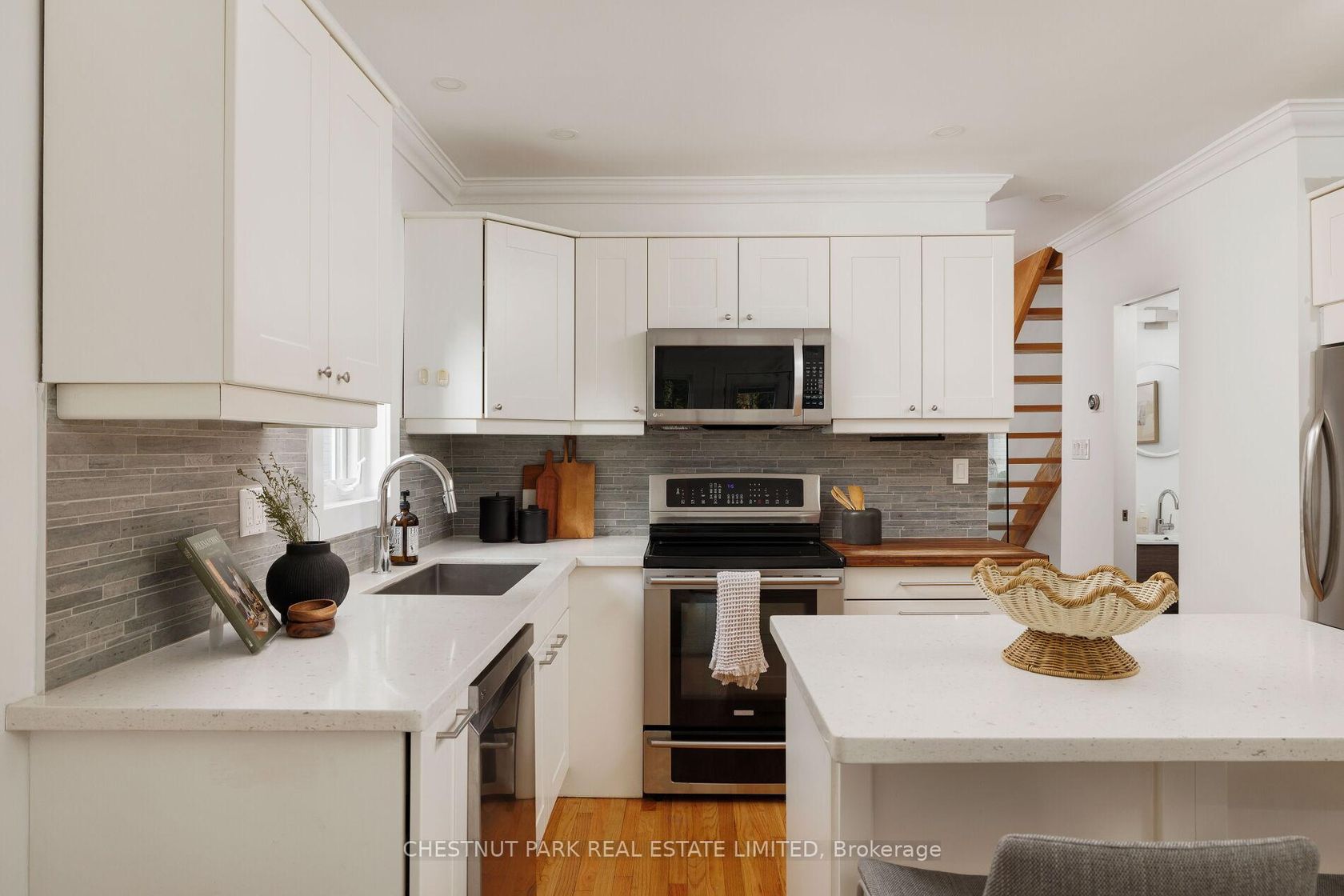 Photo 16 at 511 Merton Street, Mount Pleasant East, Toronto Photo 16 at 511 Merton Street, Mount Pleasant East, Toronto