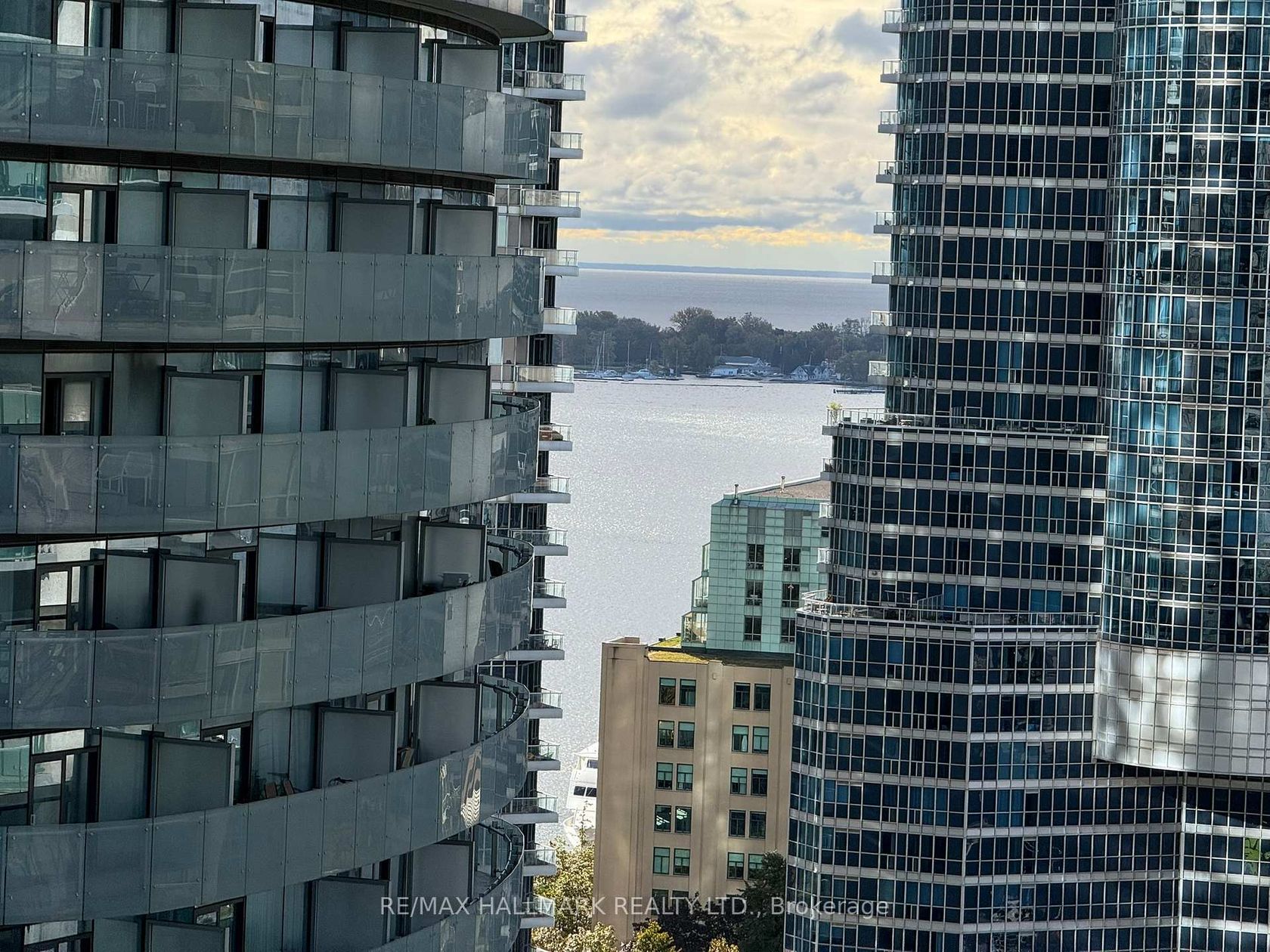 Photo 4 at 2609 - 30 Grand Trunk Crescent, Waterfront Communities C1, Toronto Photo 4 at 2609 - 30 Grand Trunk Crescent, Waterfront Communities C1, Toronto