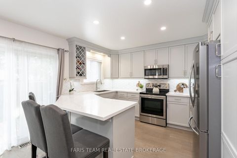 Photo 4 at 3 Saxon Road, Shore, Barrie