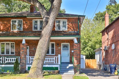 Photo 0 at 682 Hillsdale Avenue E, Mount Pleasant East, Toronto