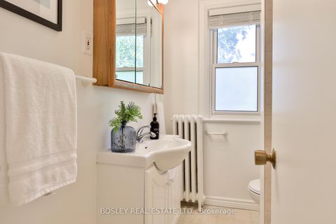 Photo 23 at 682 Hillsdale Avenue E, Mount Pleasant East, Toronto