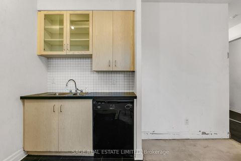 Photo 9 at 213 - 70 Alexander Street, Yonge Corridor, Toronto