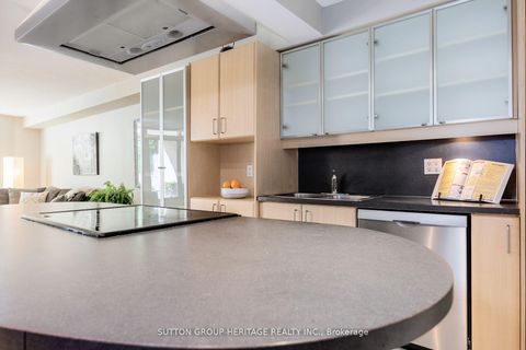 Photo 11 at 126 - 550 Queens Quay W, Waterfront Communities C1, Toronto